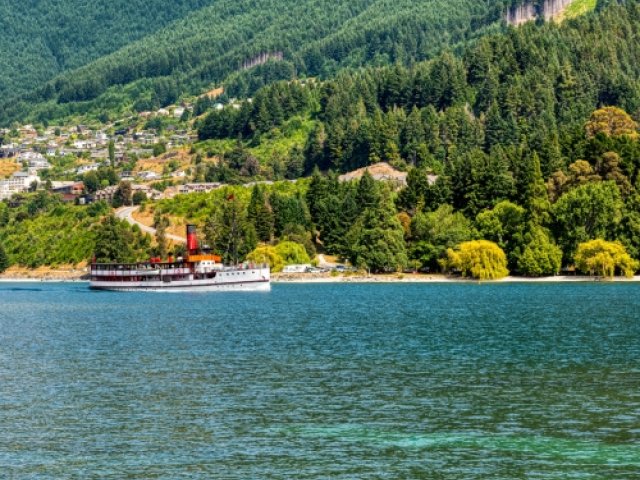 Vintage steamer TSS Earnslaw BBQ lunch