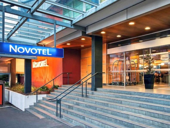 Novotel Wellington - entrance
